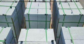 六安 芝麻白花岗岩5公分地铺石 花岗岩厂家工厂装车日常