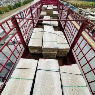 六安 黄金麻花岗岩荔枝面，光面毛板装车完成