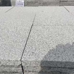 六安 白麻花岗岩石材推荐 荔枝面地铺石