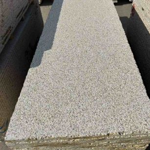 六安 黄金麻花岗岩荔枝面毛板，半成品