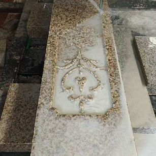 六安 黄金麻花岗岩异形加工雕刻栏杆大柱