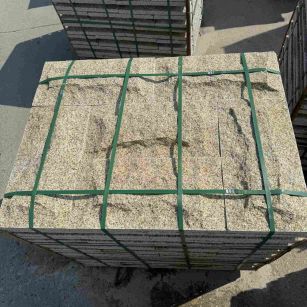 六安 黄金麻花岗岩石材自然面蘑菇石成品