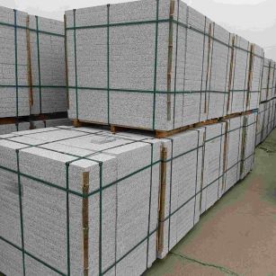 六安 白麻花岗岩石材荔枝面地铺石（300*600*50）