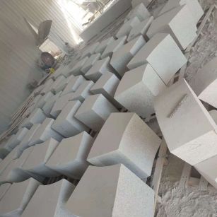 六安 白麻花岗岩异形坐凳