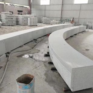 六安芝麻白花岗岩石板材 园林光面弧形坐凳