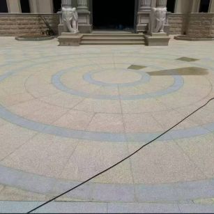 六安 黄金麻芝麻灰花岗岩石材地铺拼接效果