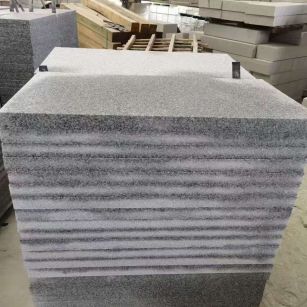 六安 芝麻白5公分火烧地铺成品，900*400，规格可定制