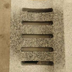 六安 芝麻白拉丝面花岗岩U型开槽排水槽