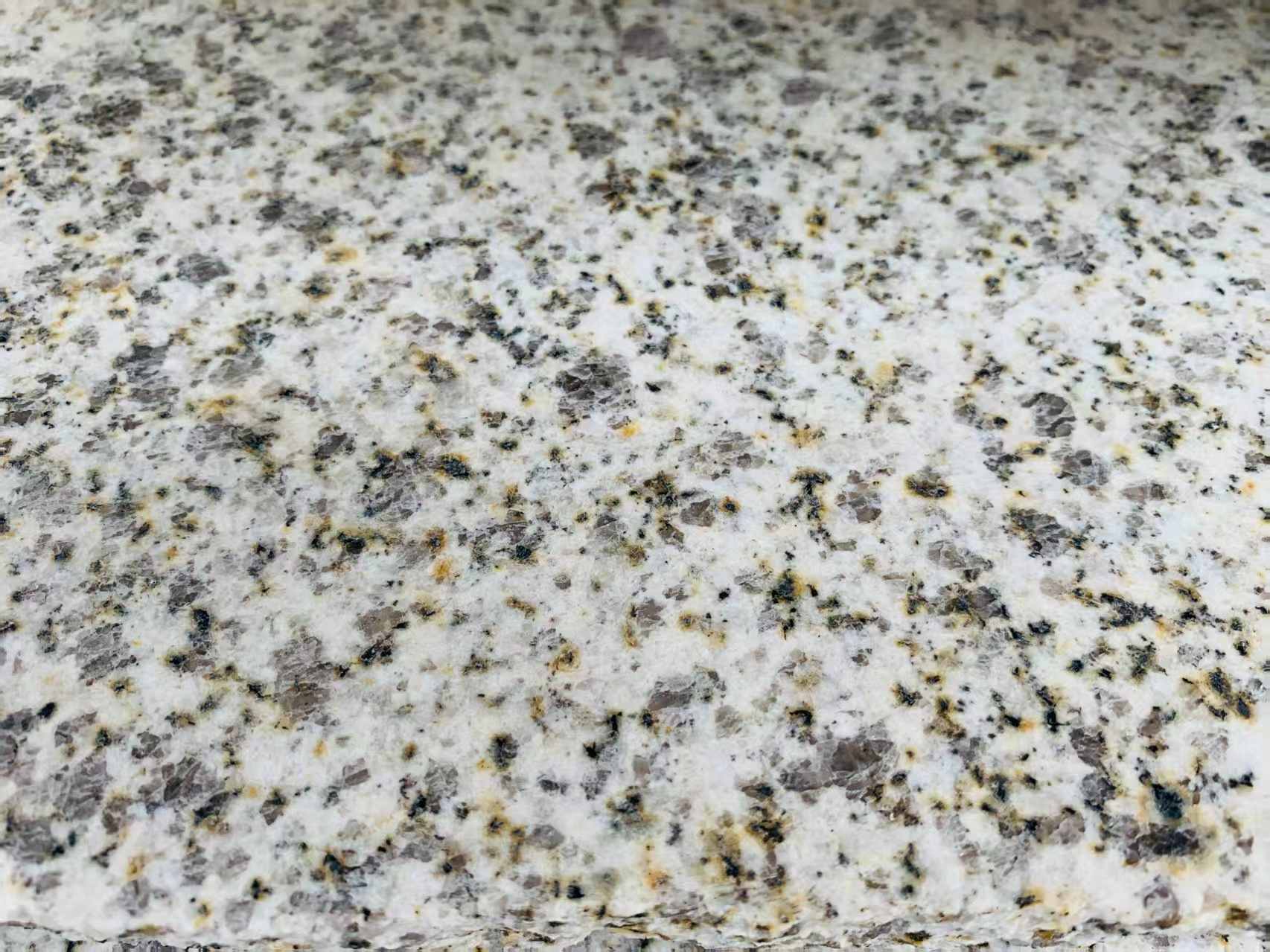 六安 黄金麻花岗岩石材浅黄光面