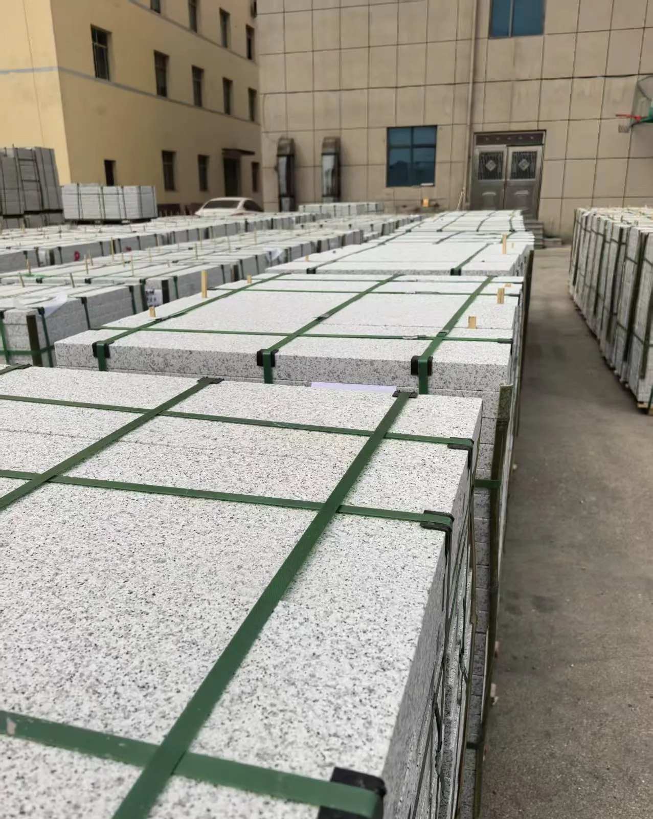 六安 白麻花岗岩5.0公分荔枝面地铺石