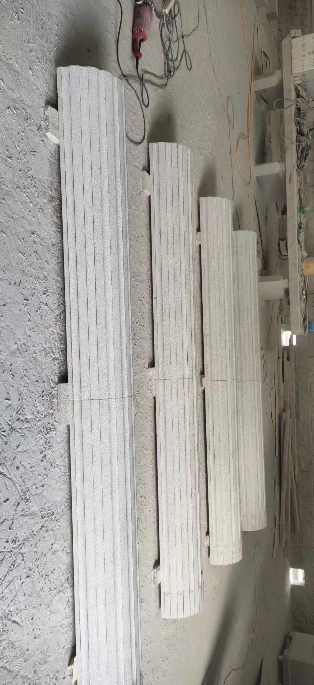 六安 花岗岩厂家带你看白麻花岗岩门楼大柱柱皮