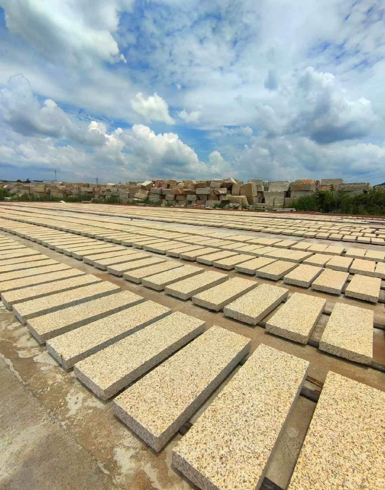 六安 黄金麻荔枝面花岗岩石材地铺石防护中