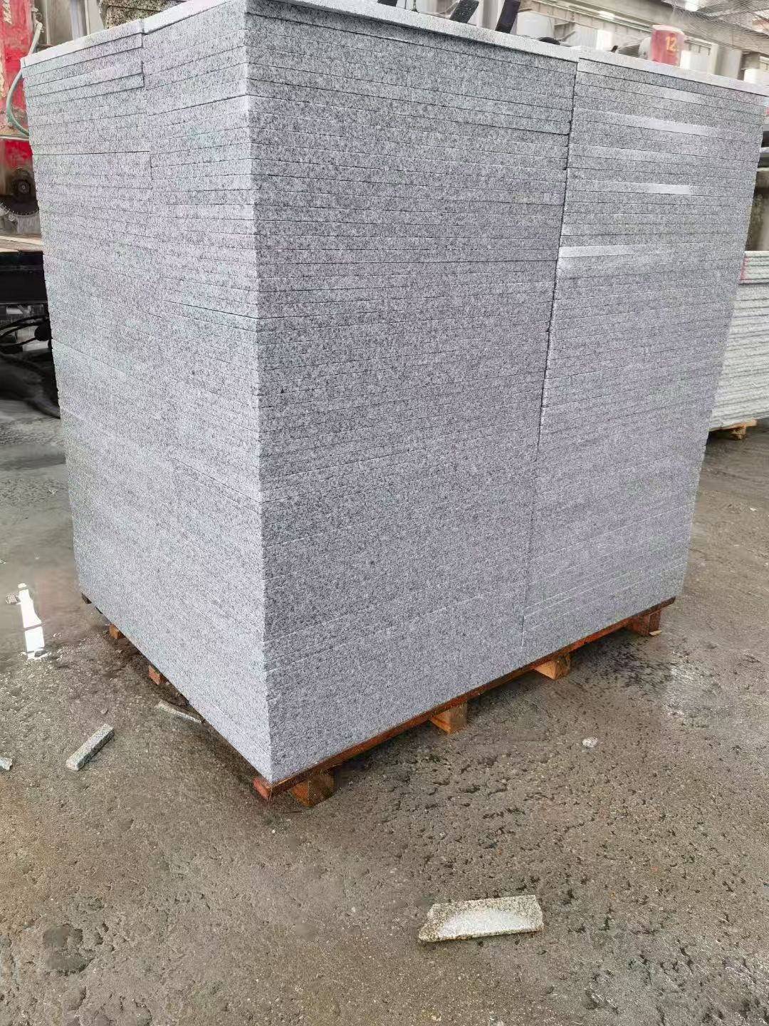 六安 芝麻白火烧面1.8厚300*600地铺石，尺寸标准，厚薄均匀