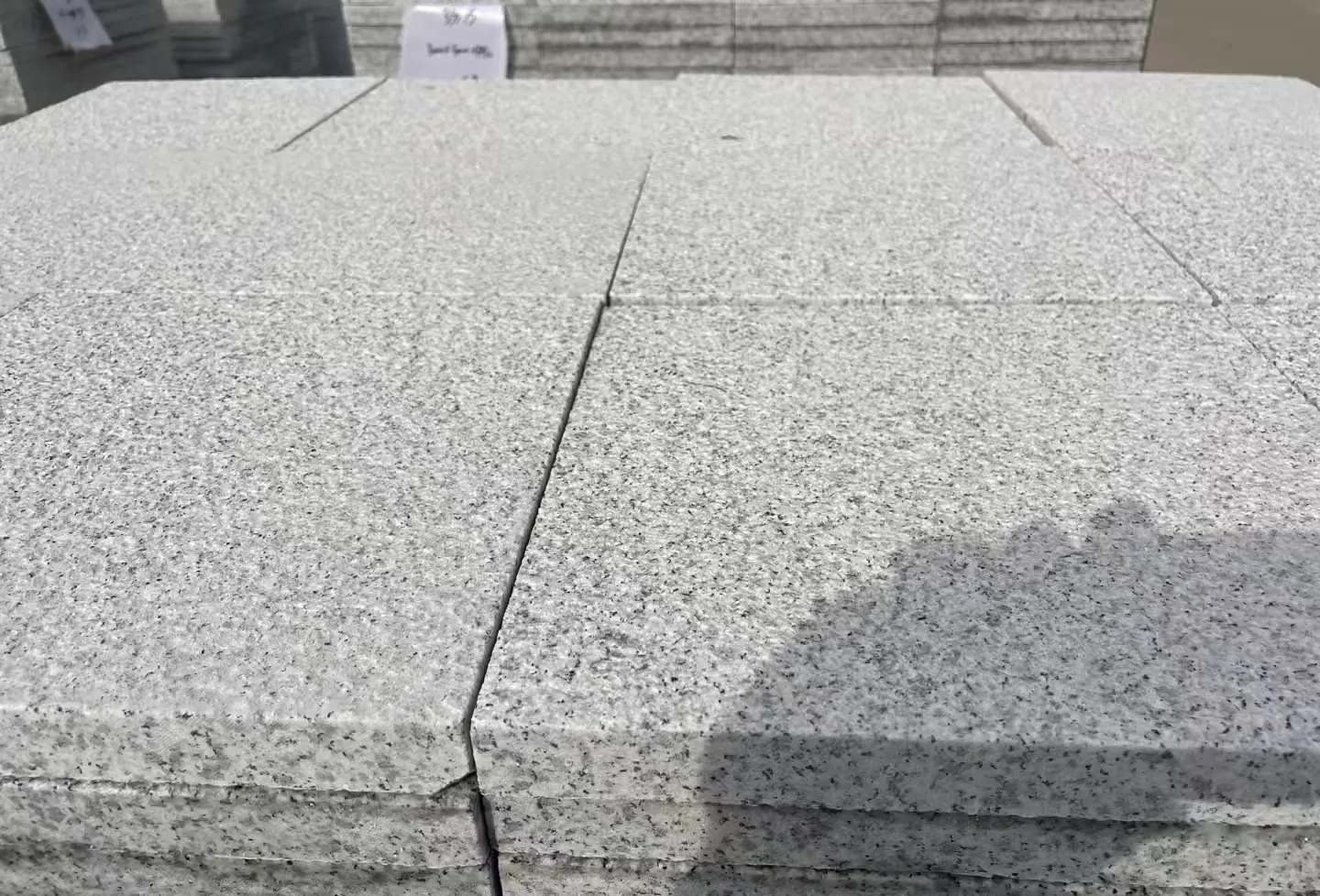 六安 白麻花岗岩石材推荐 荔枝面地铺石