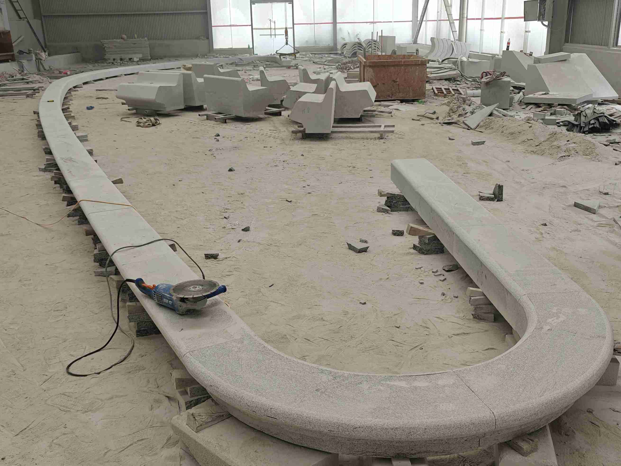 六安 芝麻白花岗岩弧形花坛石，坐凳石