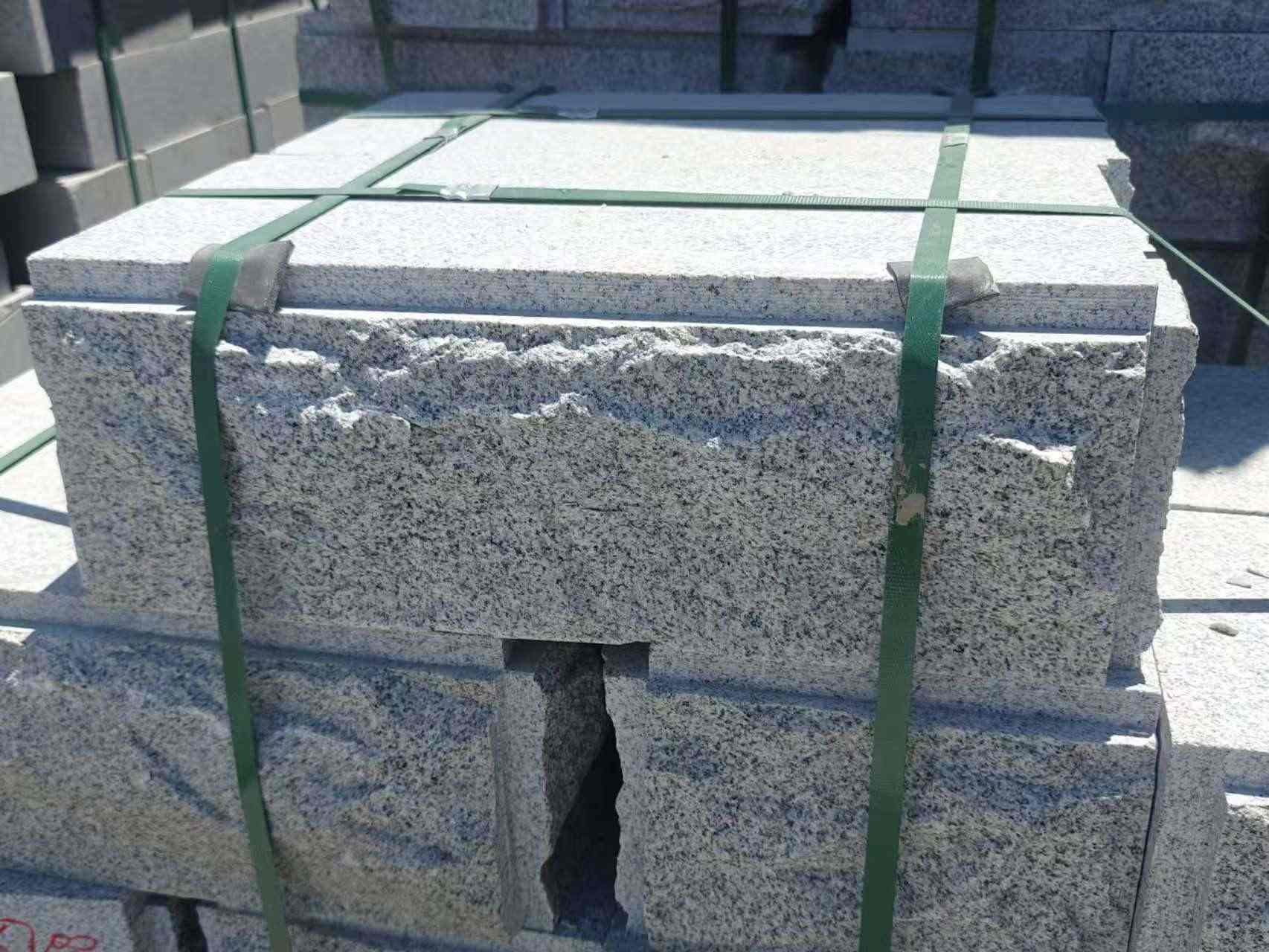 六安 芝麻白花岗岩自然面成品