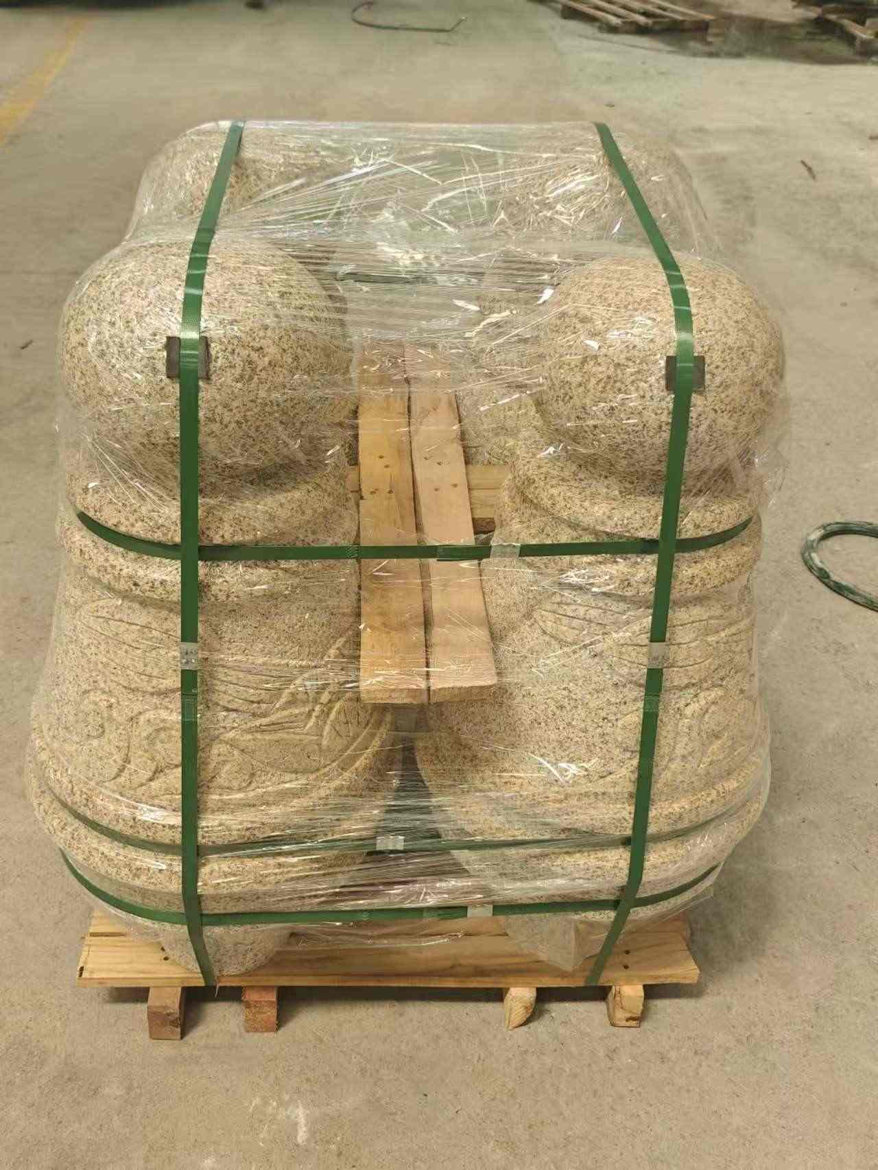 六安 黄金麻异形定制雕花——棒棒糖挡车柱