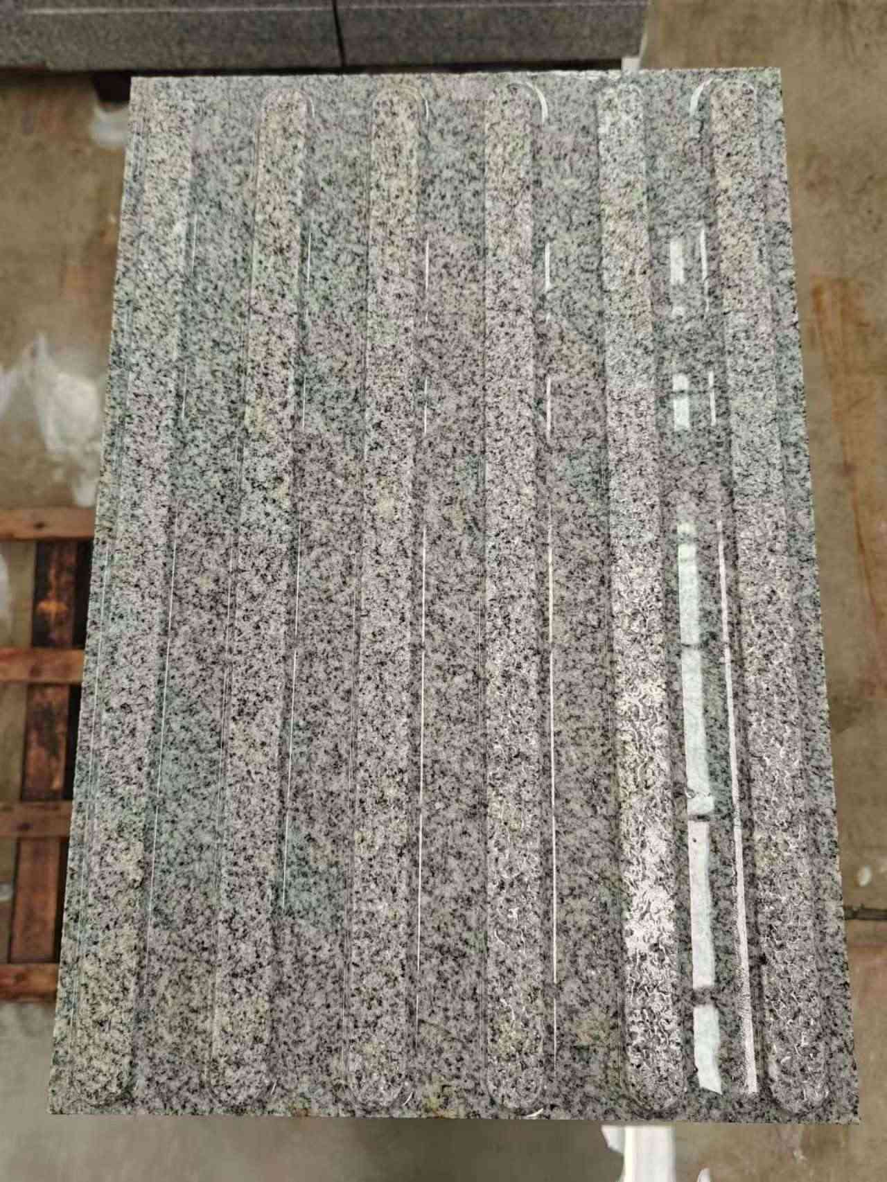 六安 芝麻白花岗岩荔枝面雕刻盲道，盲条