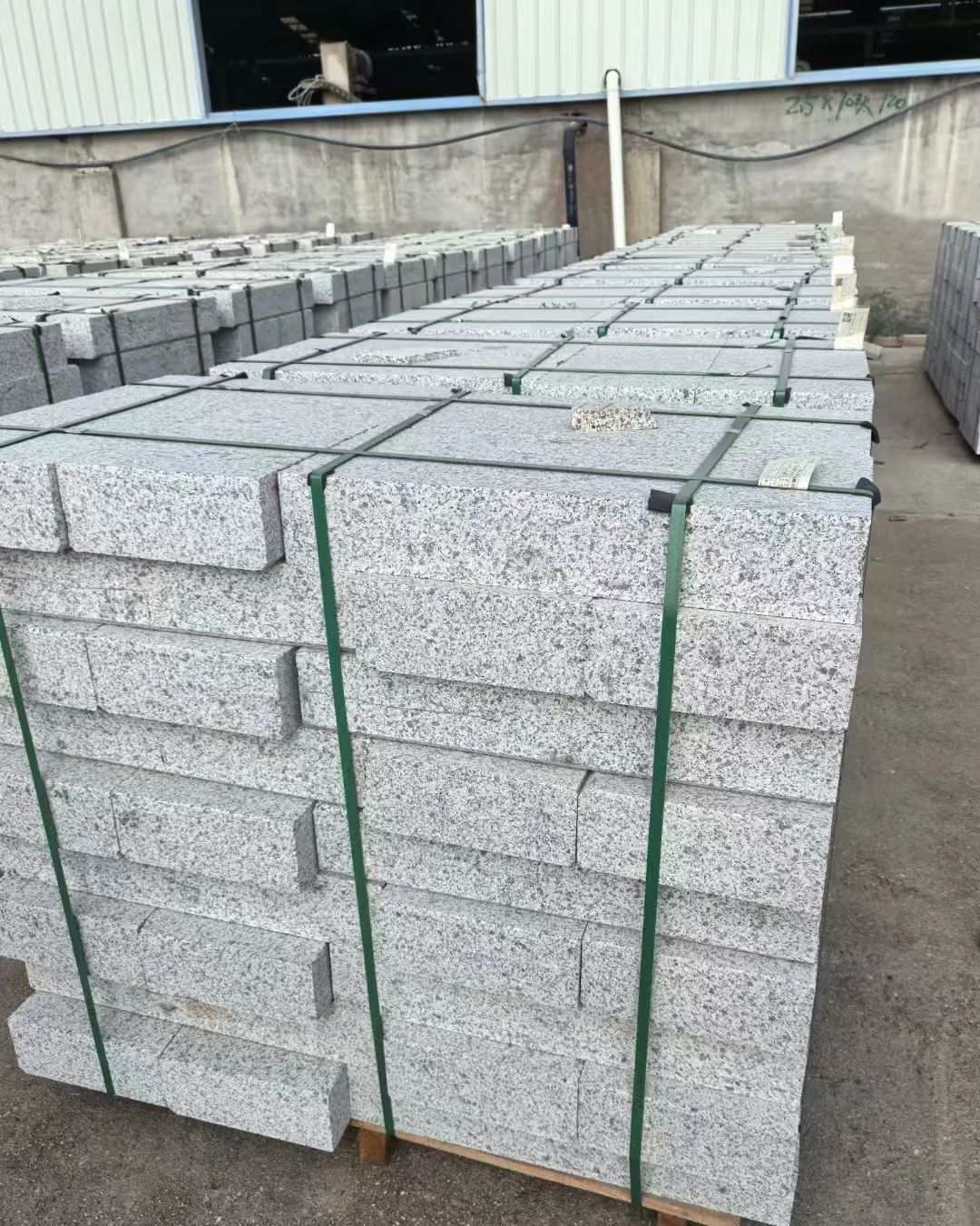 六安 白麻花岗岩路沿石，弧形路沿石，道牙石，马路牙子，界石，路缘石，平沿石，直岩石，平缘石等