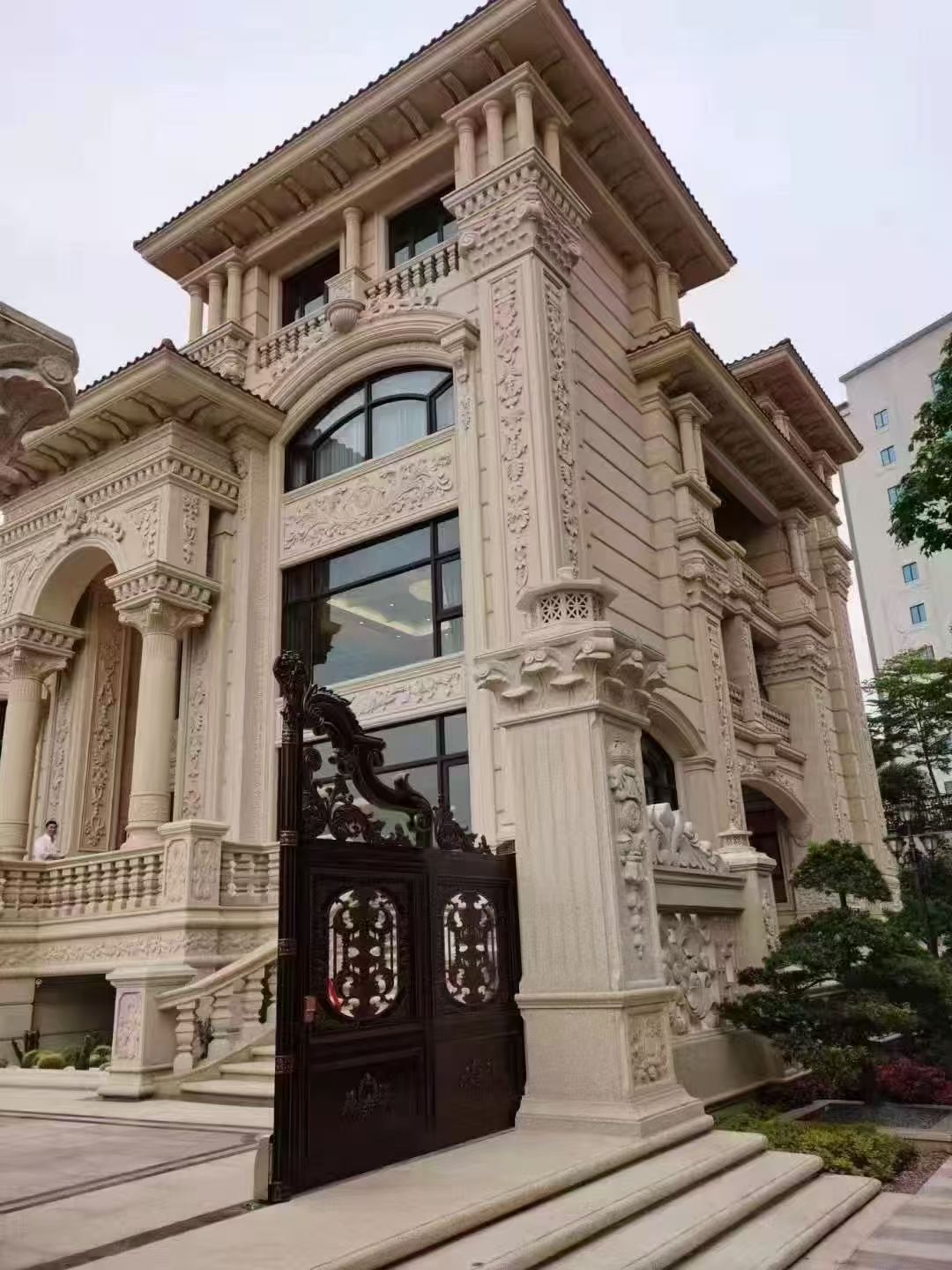 六安 黄金麻花岗岩别墅外墙干挂效果展示