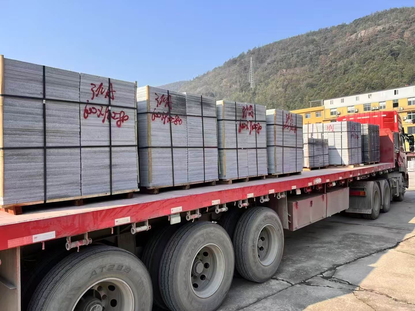 六安 芝麻灰地铺石出货日常