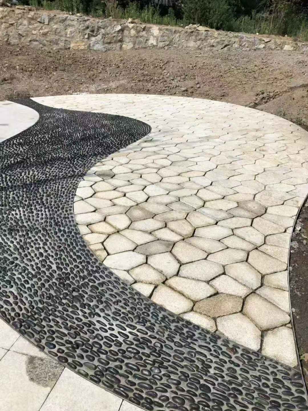 六安 黄金麻冰裂纹地铺石工地铺装案例