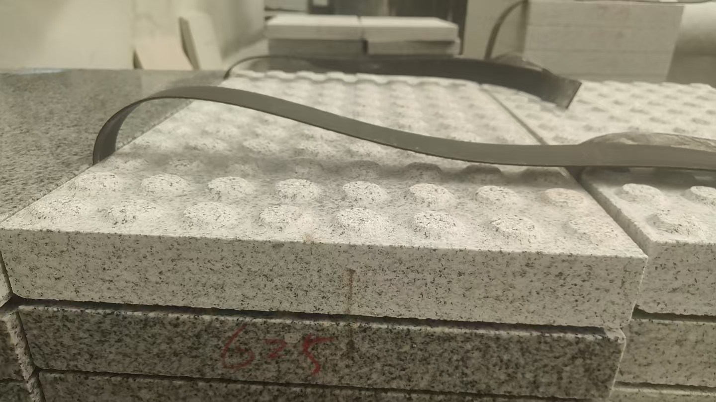 六安 芝麻白花岗岩6.0公分荔枝面五轴加工雕刻盲点