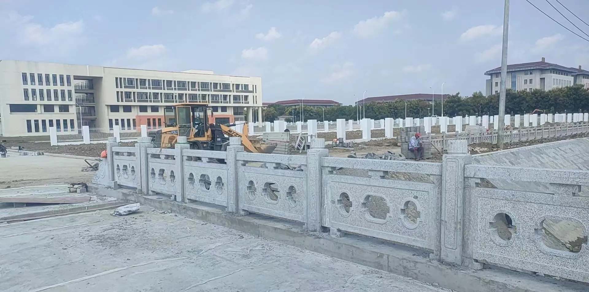 六安 白麻花岗岩荔枝面河道栏杆