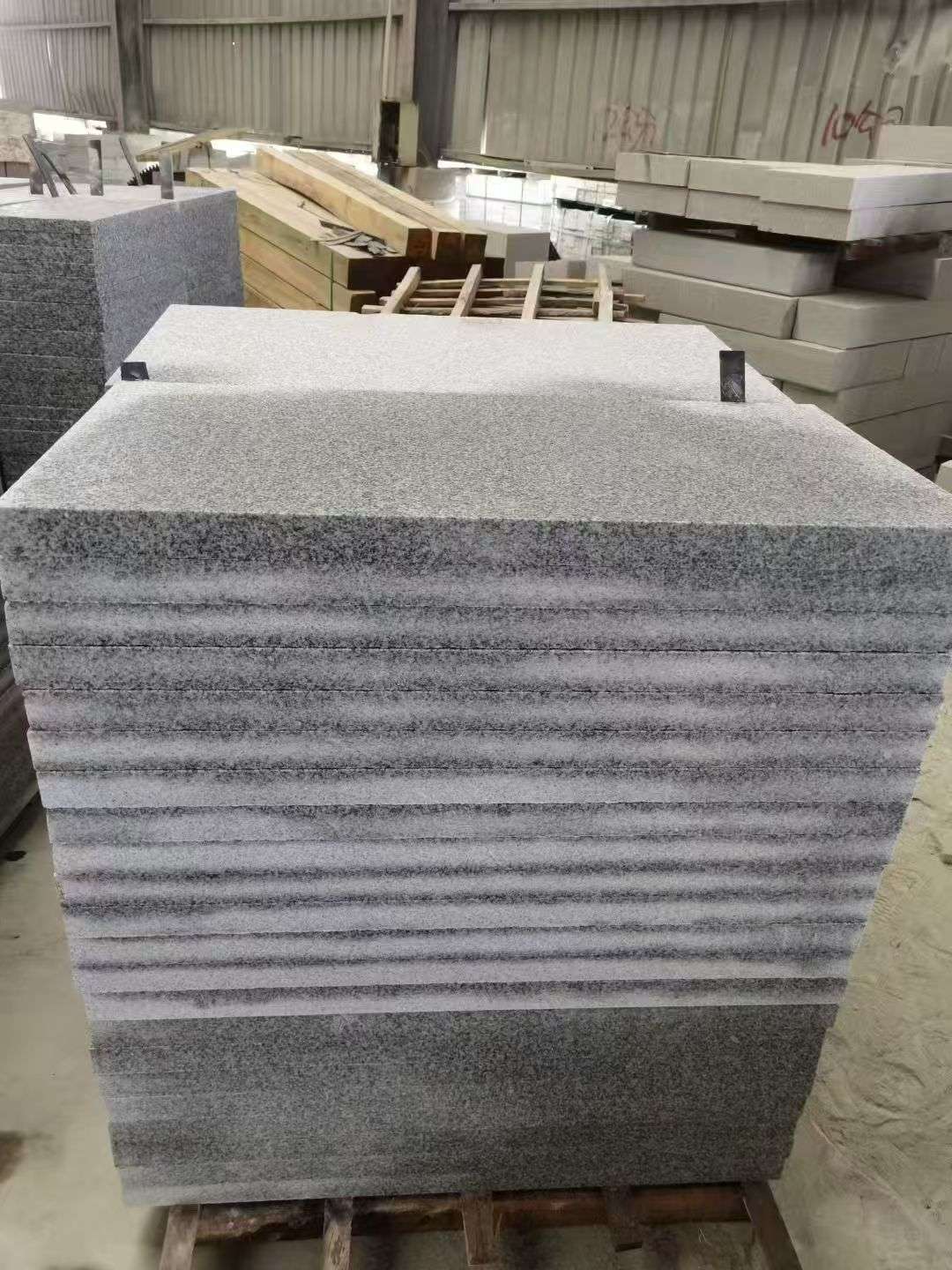 六安 芝麻白5公分火烧地铺成品，900*400，规格可定制